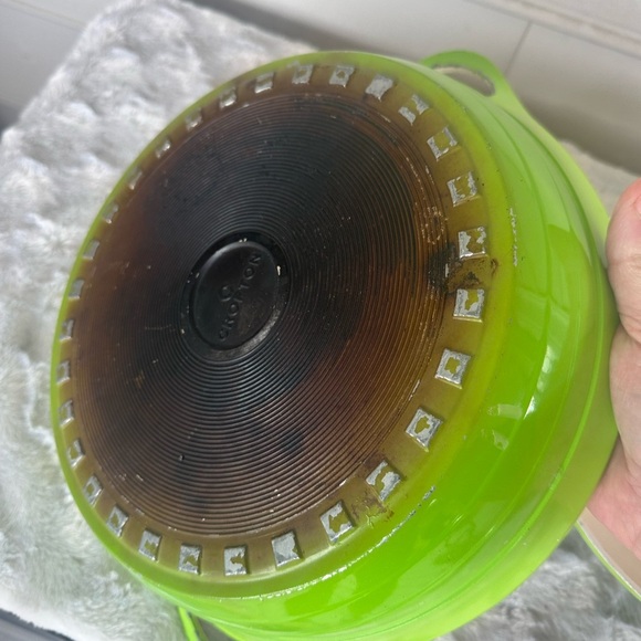 Crofton vintage Vibrant Lime Green Cast Iron Dutch Oven - Picture 6 of 11